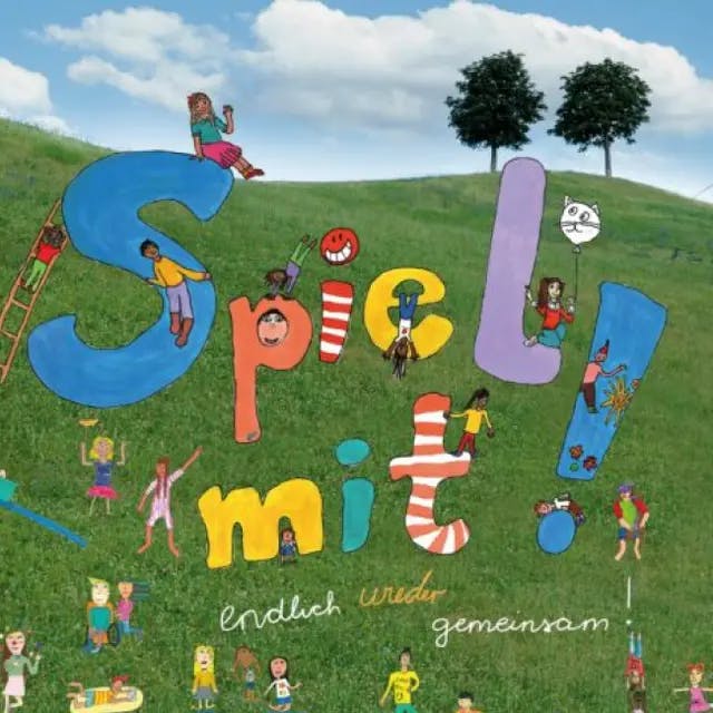 Titelbild für die Veranstaltung „Spiel mit! “- des Stadtjugendausschuss e.V. Karlsruhe. Es ist ein illustriertes Bild mit der farbenfrohen Aufschrift "Spiel mit" vor einer Wiesenlandschaft. Zwischen und auf den Buchstaben sind spielende Kinder abgebildet.